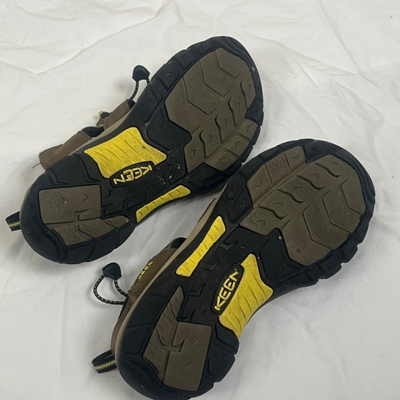 Keen Men's Newport Leather Sandal US 10 UK 9 Brown - Picture 9 of 9